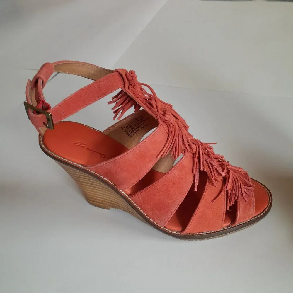 Tommy Bahama Palrinna Wedge Sandals Size 7 Tan Open Toe Tasseled Ankle Heel